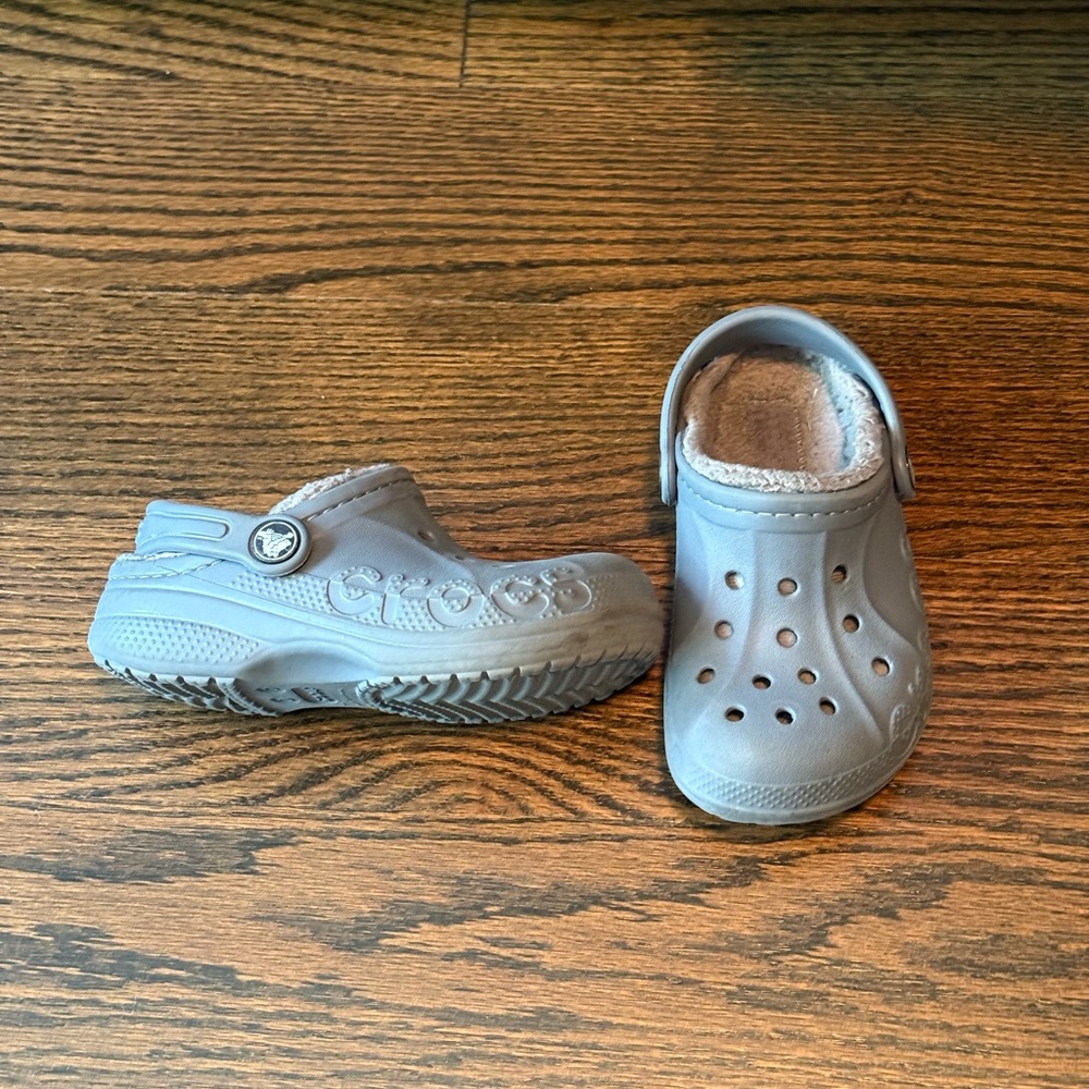 Crocs Kids' Gray Lined Clogs size 10